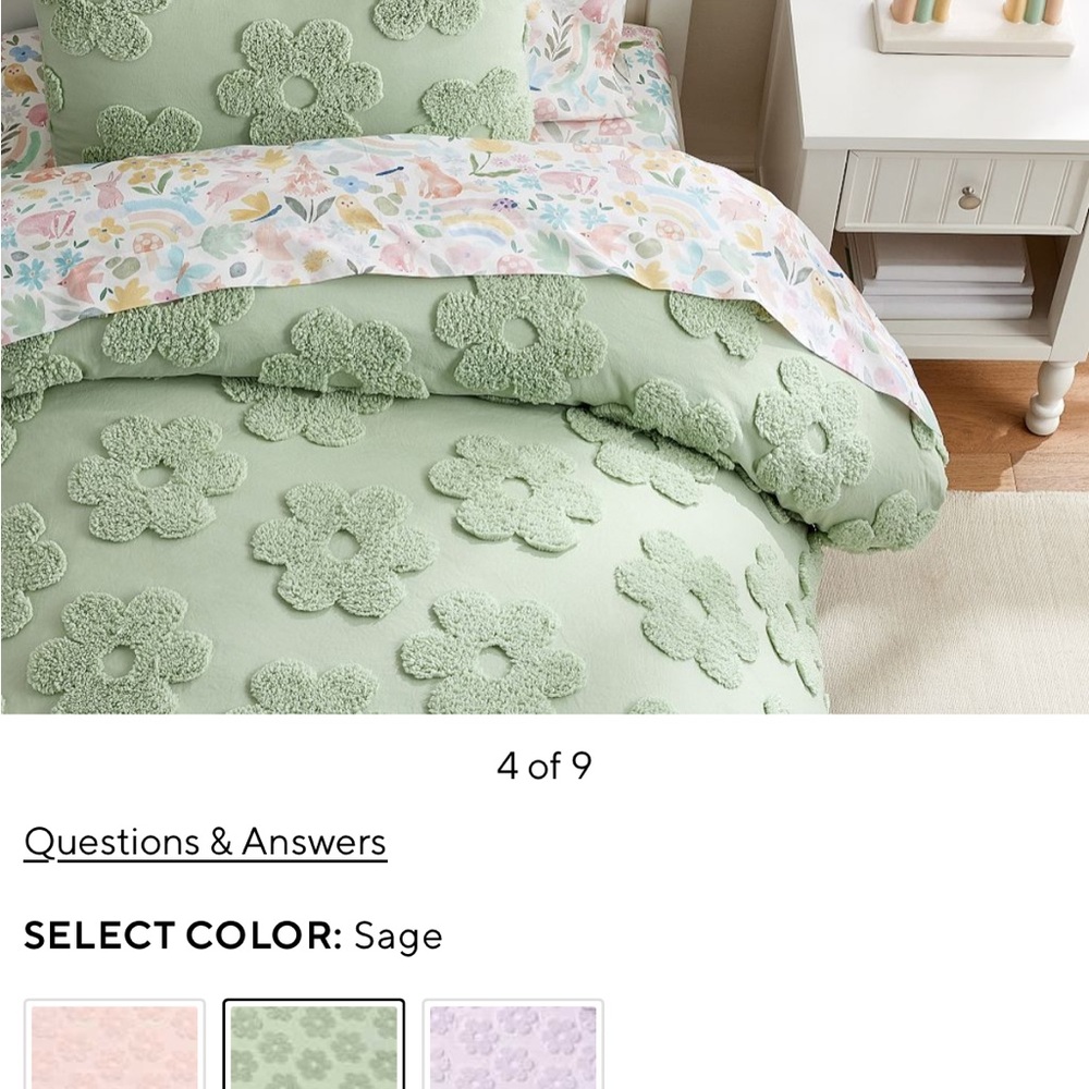 Floral Bedding Set green
Brand new (never slept on). duvet cover and pillow sham